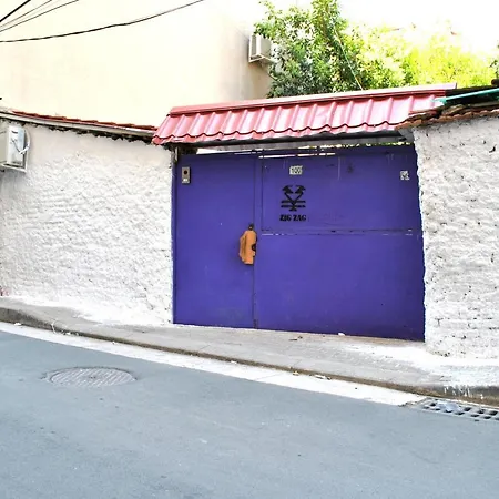 Hostel Zig Zag Tiran