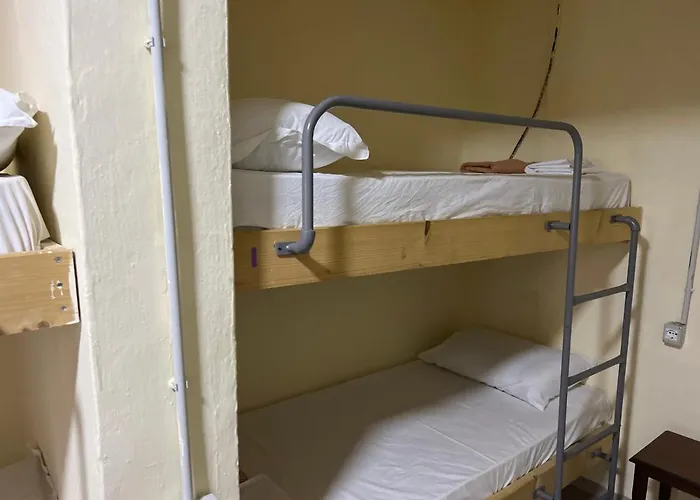 Zig Zag Hostel Tiran