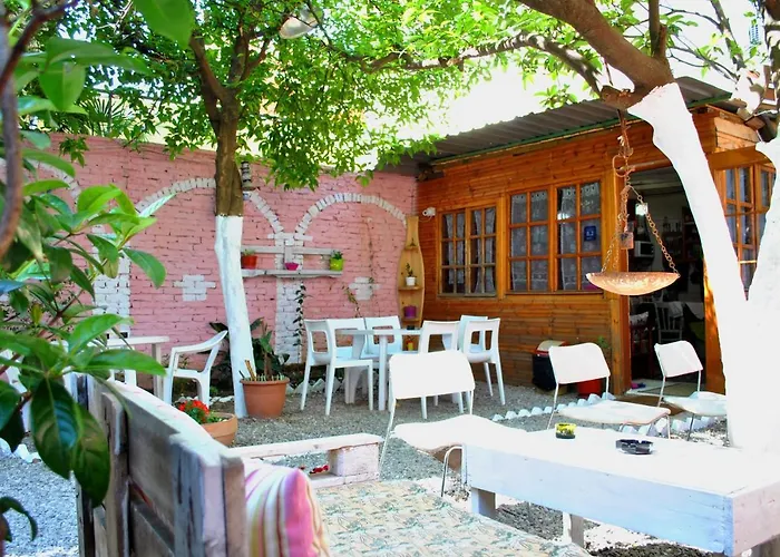 Zig Zag Hostel Tiran