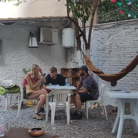 ジグ ザグ ホステル